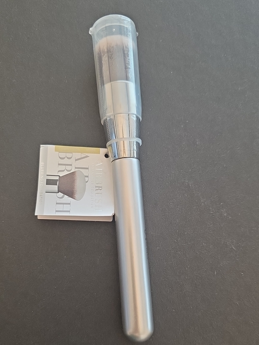 IT Silver Powder Brush with Clear Cap.